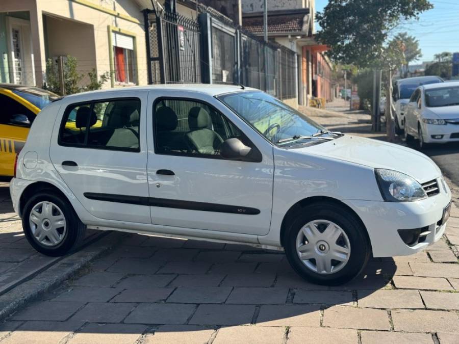 RENAULT - CLIO - 2012/2012 - Branca - R$ 23.900,00