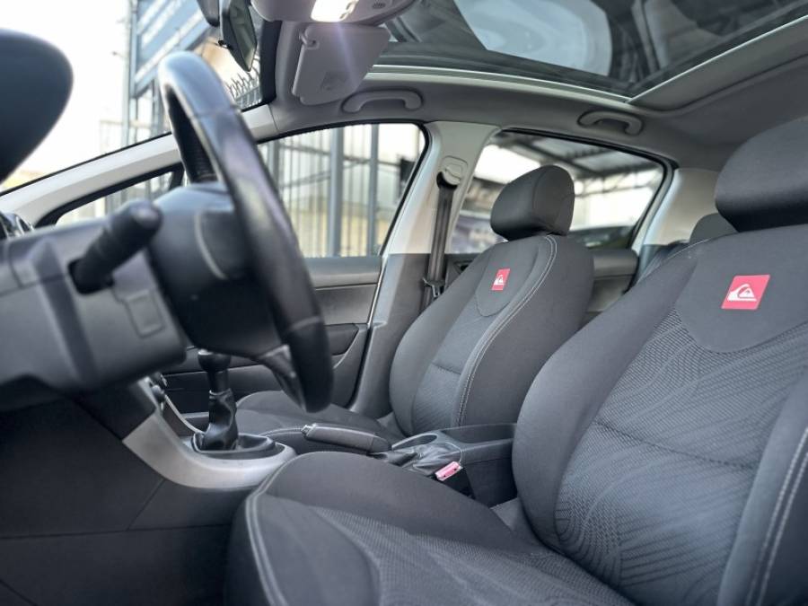 PEUGEOT - 308 - 2014/2015 - Branca - R$ 49.900,00