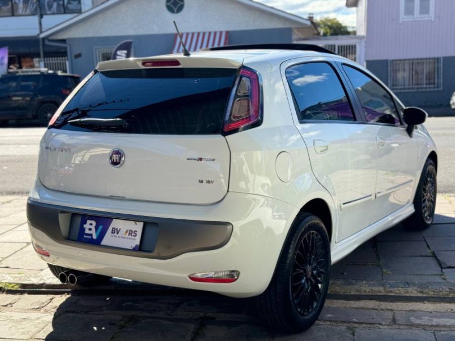 FIAT - PUNTO - 2013/2013 - Branca - R$ 49.900,00