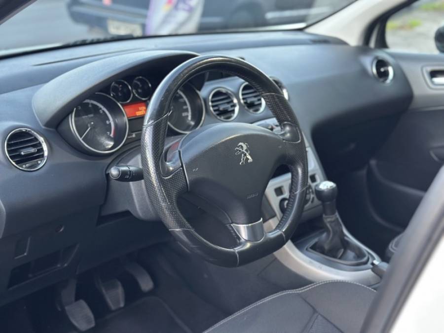 PEUGEOT - 308 - 2014/2015 - Branca - R$ 49.900,00
