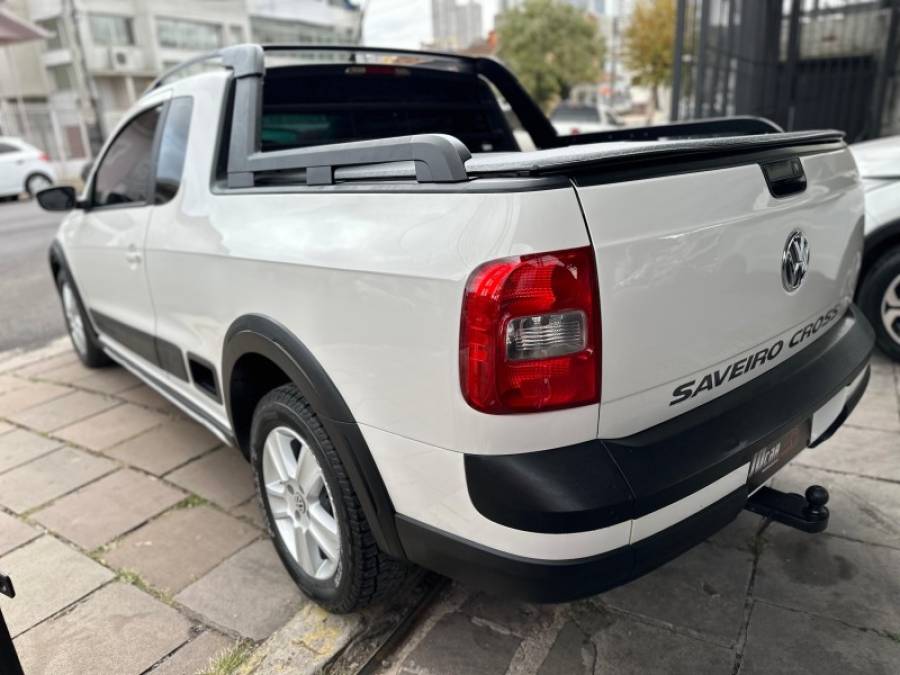 VOLKSWAGEN - SAVEIRO - 2011/2012 - Branca - R$ 54.900,00