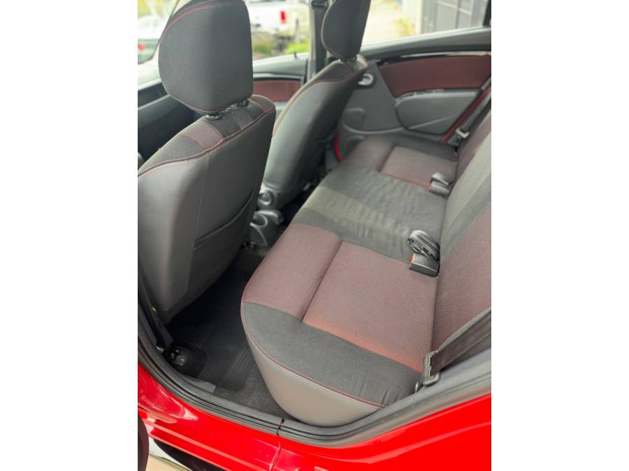 RENAULT - SANDERO - 2011/2012 - Vermelha - R$ 40.900,00