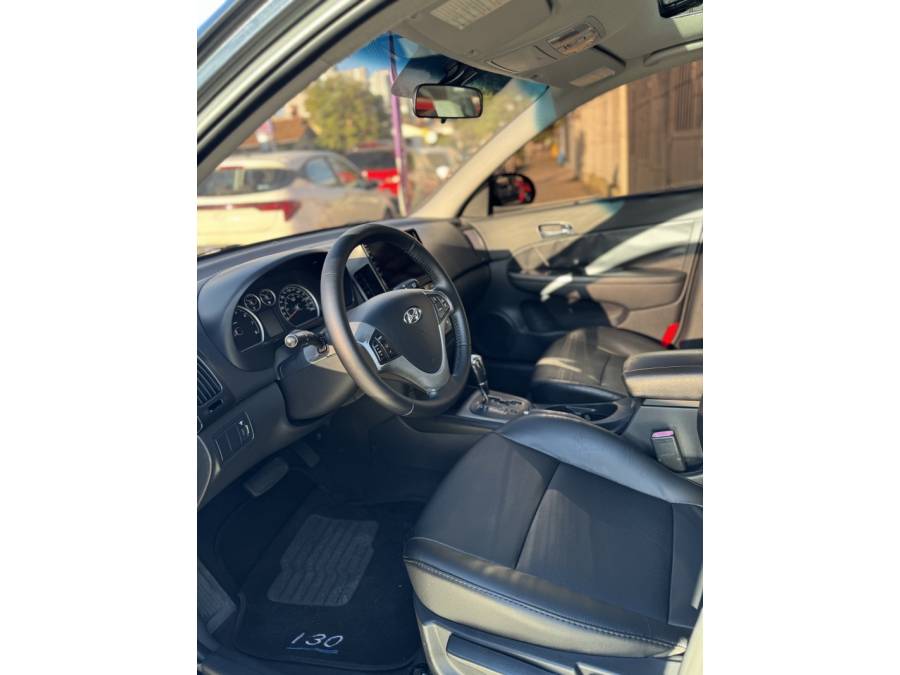 HYUNDAI - I30 - 2010/2011 - Preta - R$ 44.900,00