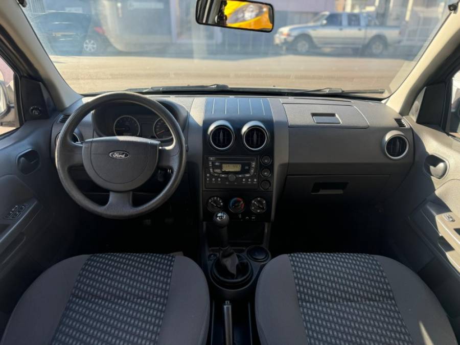 FORD - ECOSPORT - 2006/2007 - Prata - R$ 30.900,00