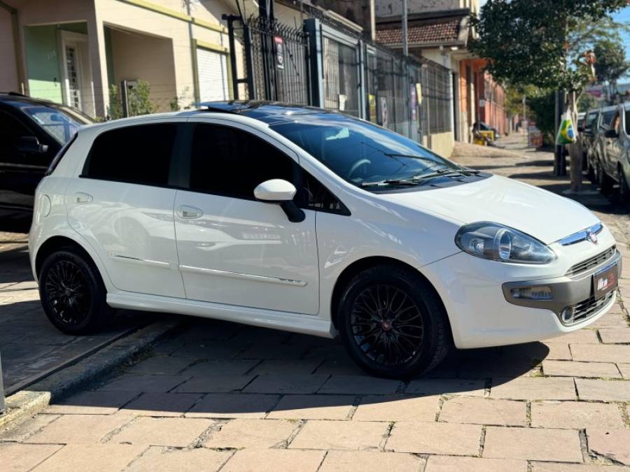 FIAT - PUNTO - 2013/2013 - Branca - R$ 49.900,00