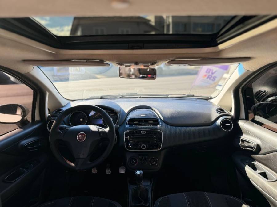 FIAT - PUNTO - 2013/2013 - Branca - R$ 49.900,00