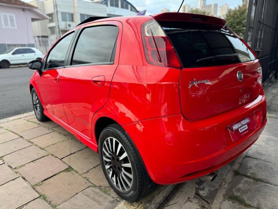 FIAT - PUNTO - 2008/2008 - Vermelha - R$ 37.900,00
