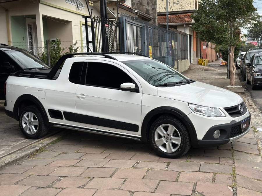 VOLKSWAGEN - SAVEIRO - 2011/2012 - Branca - R$ 54.900,00